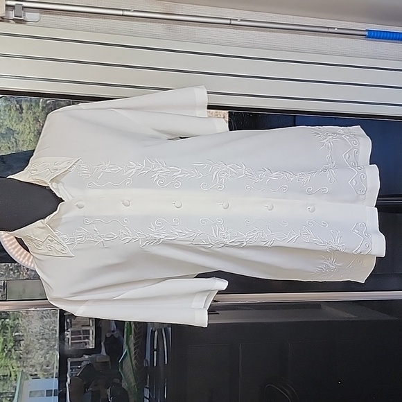 TESS BLOUSE - Picture 2 of 2